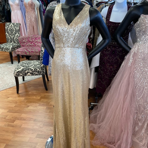 Long gold sequin dress brand new with built in cups size 4 never worn - Picture 3 of 6